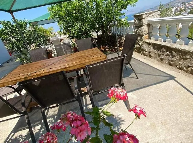 Mare Mateo Guest house 3*