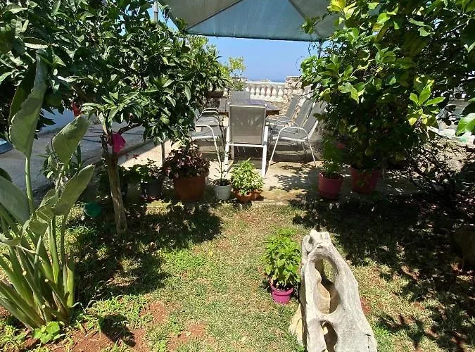 Konukevi Mare Mateo Ksamil